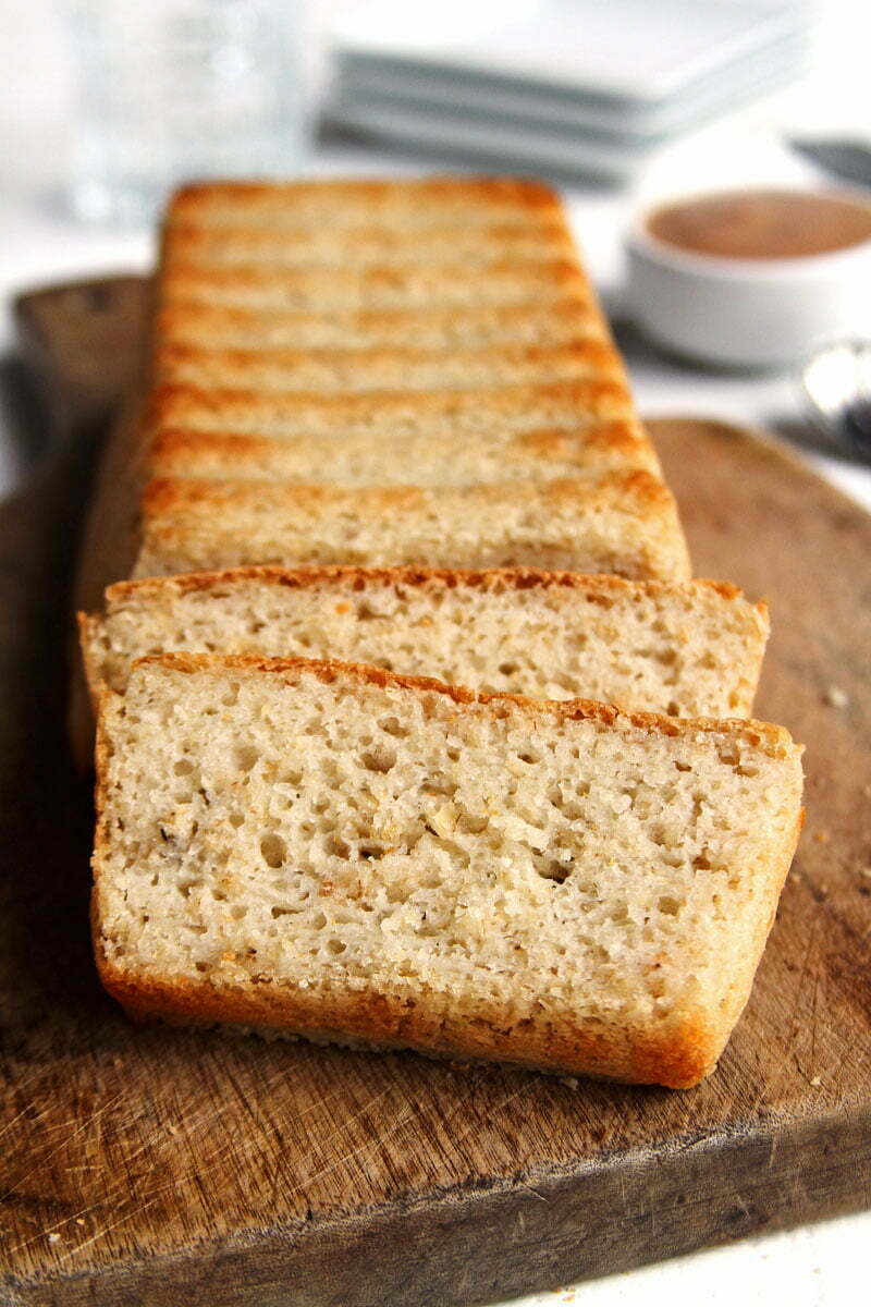 Receita de pão vegano rápido e fácil com farinha de arroz, aveia e polvilho doce