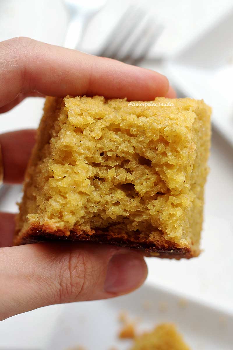 BOLO DE MILHO DE LATA DE LIQUIDIFICADOR FOFINHO SEM FARINHA SEM LEITE -  Receitas saudáveis com a Chef Susan Martha